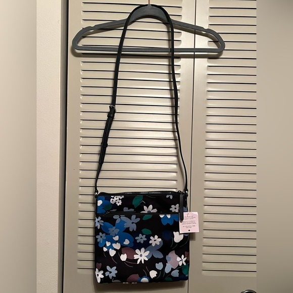 kate spade Handbags - NWT Kate Spade Jae Bold Blooms Crossbody